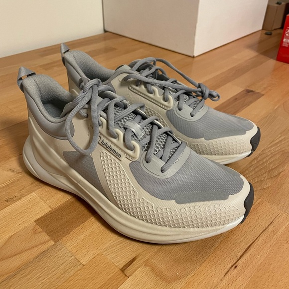 Lululemon blissfeel trail running shoe - Picture 5 of 8